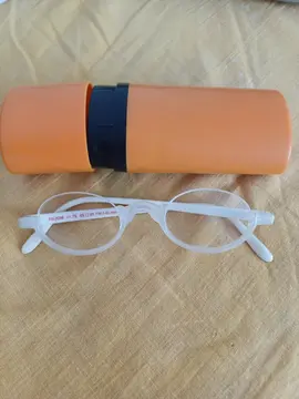 monture de lunettes avec boîtier