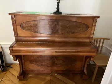 donne piano en bois ancien !