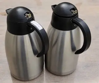 lot de 2 pichets isothermes 2 litres