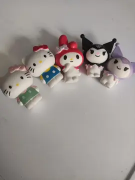 figurines hello Kitty