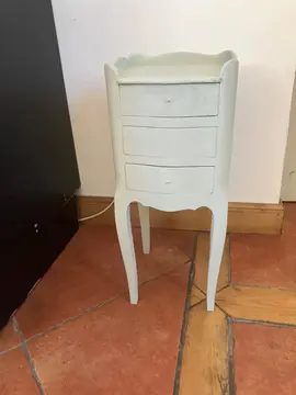 petite table de nuit