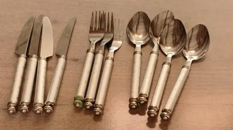 couverts (à nettoyer)