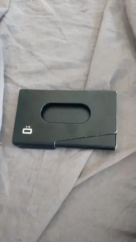 étui cartes en métal