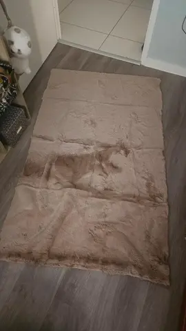 Tapis effet fourrure marron