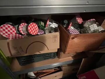 pot de confiture vides (une quarantaine)