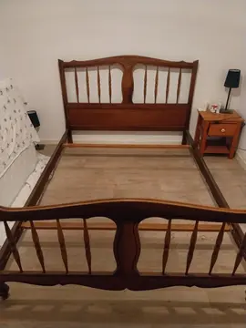 Cadre de lit double en bois 140×190cm