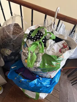 lot vêtement et chaussures homme et femme (taille 39, 38/40, M/L) très bon état