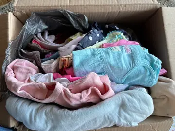 gros lot de vêtements fille 0-24M