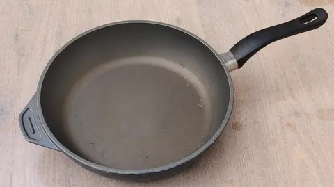 poêle en fonte d'aluminium ∅28cm