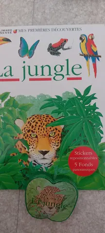 livre enfant avec sticker jungle