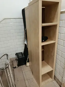 2 étagères Ikea un matelas 40 cm et un four