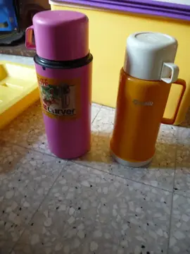Lot de thermos et gourde