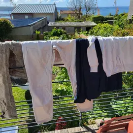 2 pantalons 1 jupe pull et chapeau 38