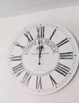 Grande horloge qui ne fonctionne plus