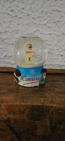 boule à neige Corse