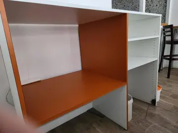 Comptoir pour usage professionnel ou pour rangement