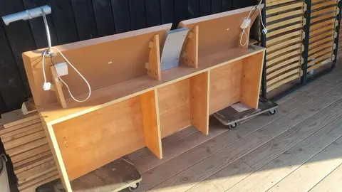 lit complet gautier avec tête de lit et lampes flexibles