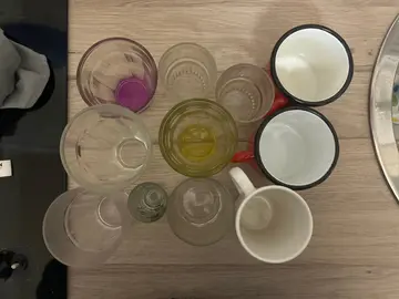 [URGENT] Tasses et petits verres à donner
