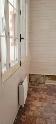 Lambris blanc cerusé