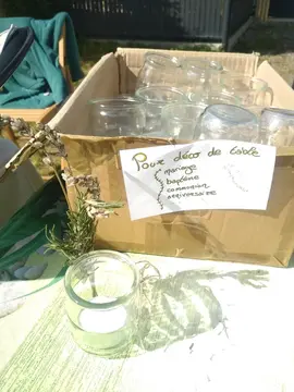 Petit pot en verre (type yaourt ou crème)