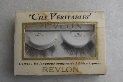 Faux cils marque Revlon