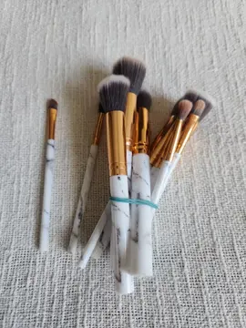lot de pinceaux neufs à maquillage 💄