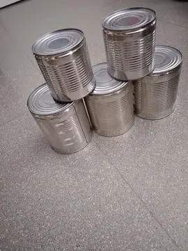 Boites de conserves vides