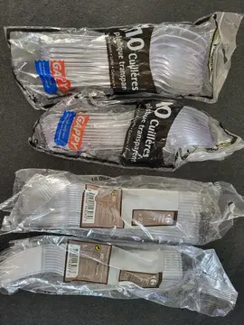 couverts en plastique réutilisable