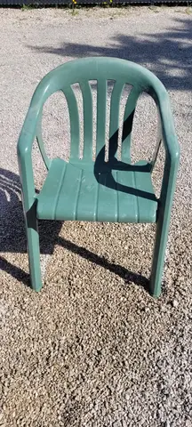 Lot de 2 chaises d'extérieur en plastique couleur verte
