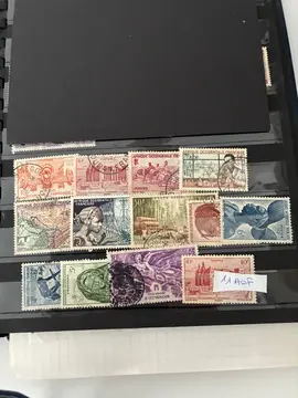 Lot 11 Timbres AOF