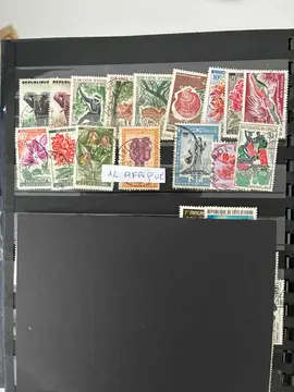 Lot 12 Timbres Afrique