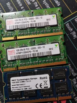 3 barrettes de ram1GB