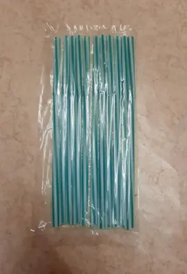 Lot 12 Pailles plastique 15cm