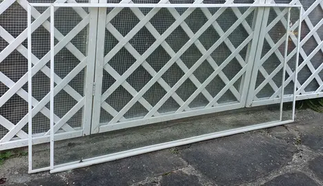 2 vitres L= 135cm l=66cm ep:4mm