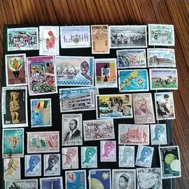 donne timbres afrique 1lot par envoie