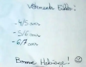 Je donne des habits de filles et des habits de garçon.