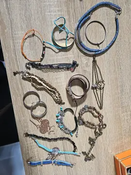 Bracelet et boucles d'oreilles