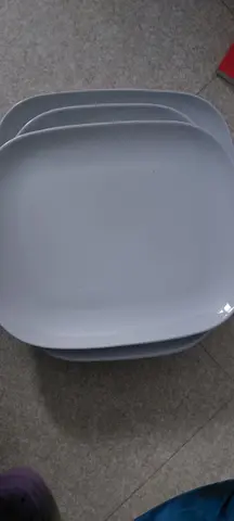 3 assiettes blanches 32 x 27