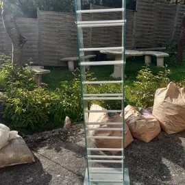 meuble en verre porte dvd ou vhs
