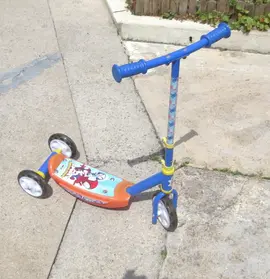 TROTTINETTE TROIS ROUES POUR JEUNE ENFANT