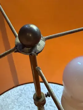 deux. Lampes sur pied., Grande