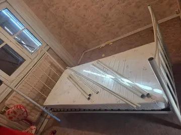 lit à baldaquin une personne