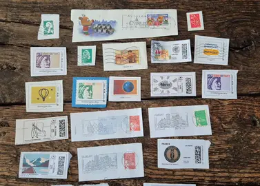 Timbre - Lot 3 timbres imprimés + flammes