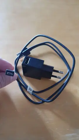 Adaptateur avec cable usb micro usb noir