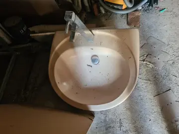 lavabo avec robinet