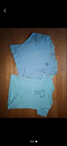 2 tee shirts 8 ans
