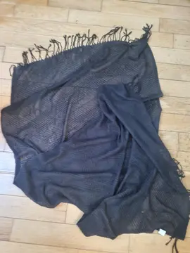 grand foulard transport brillant noir