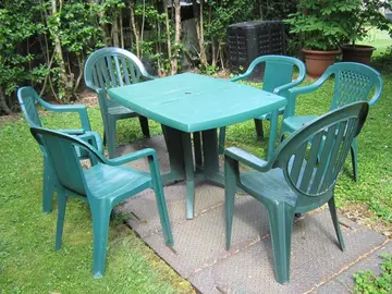 table et fauteuils de jardin