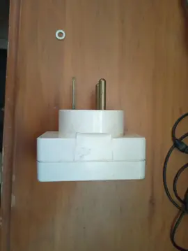 Prise electriques speciales triphasé