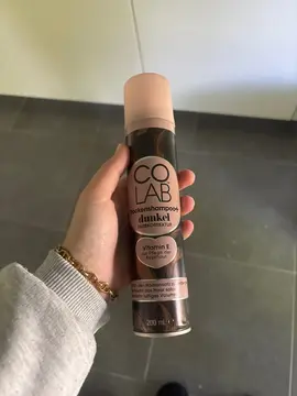 shampooing sec cheveux bruns